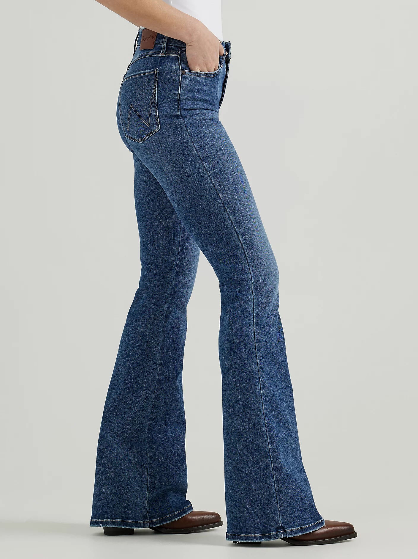 Women's Wrangler Bespoke Flare Jeans Lily