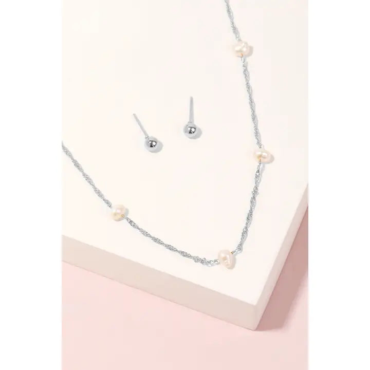 Dainty Pearl Necklace set