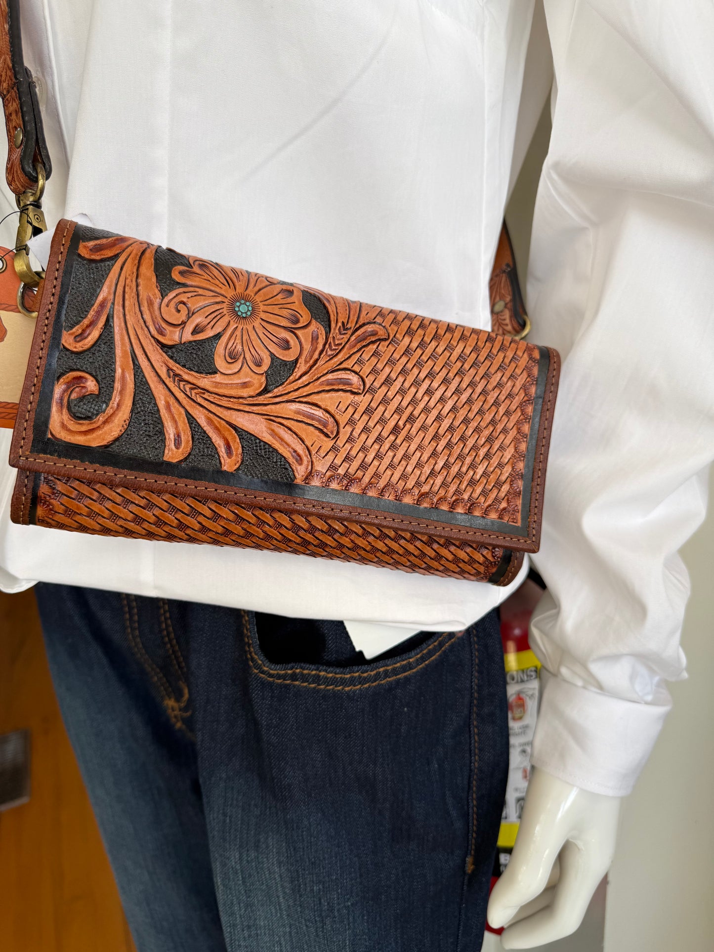 Cowhide/Tooled wallet