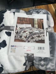King Mia Throw Blankets