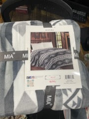King Mia Throw Blankets