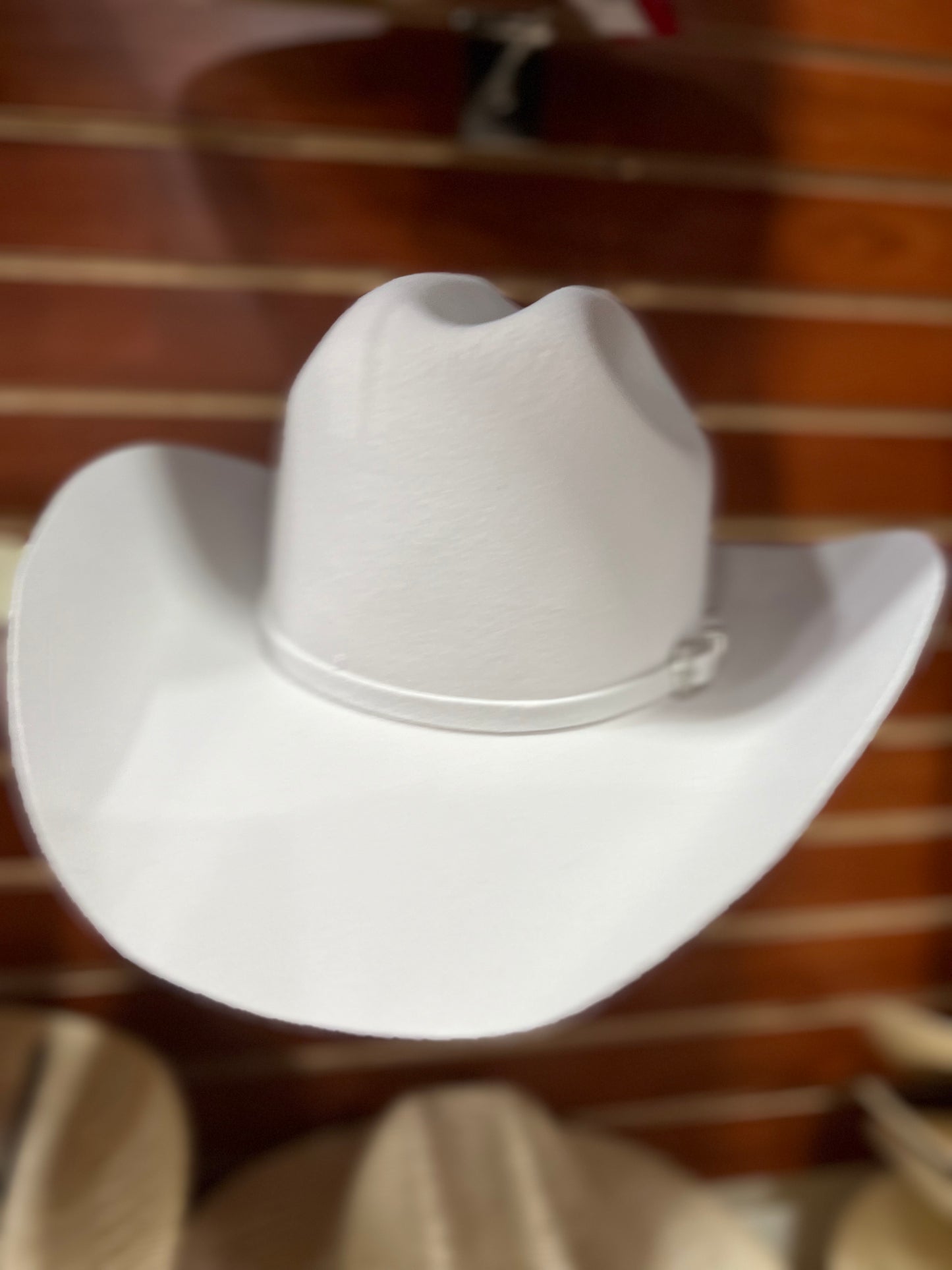 W1502A WHITE FELT