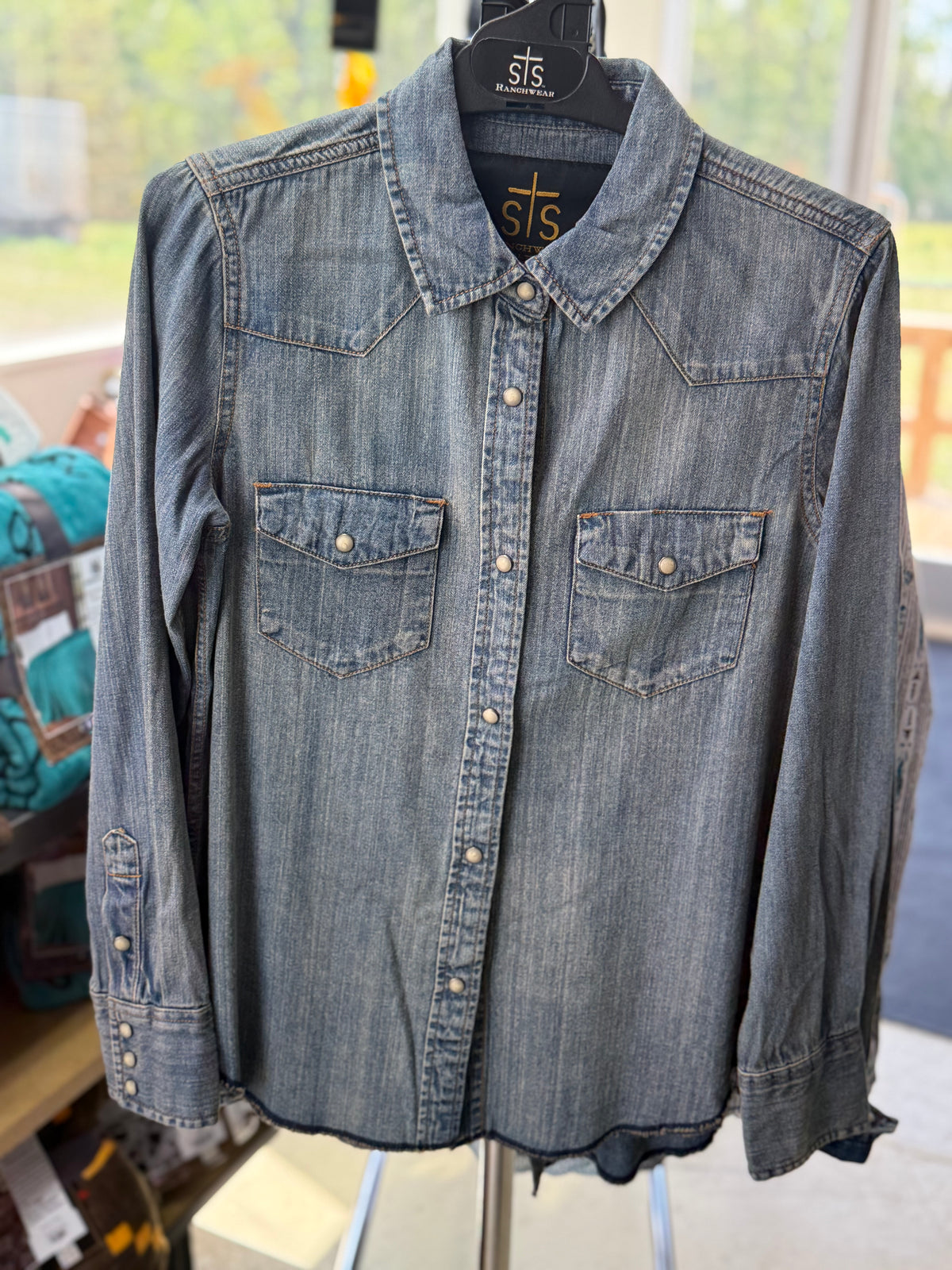 Women's Denim pearl snap