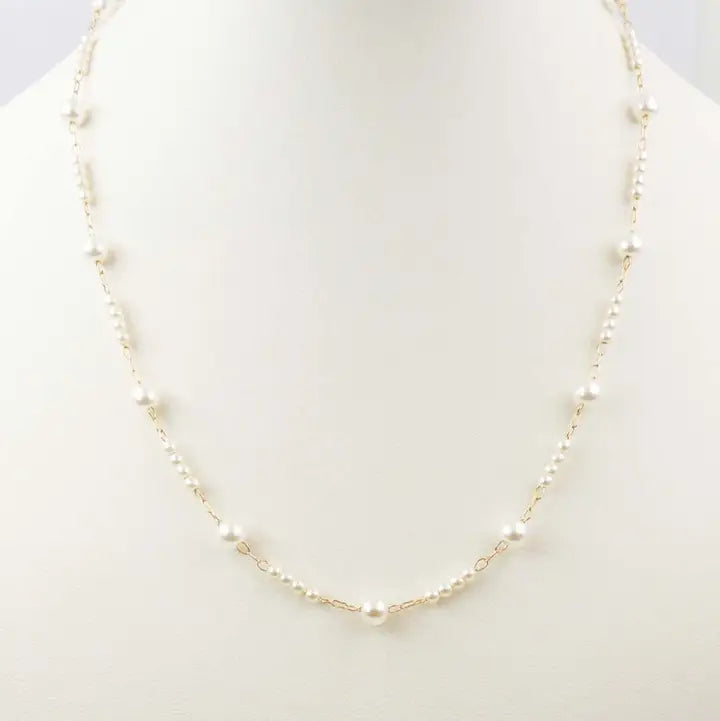 Gold thin pear necklace