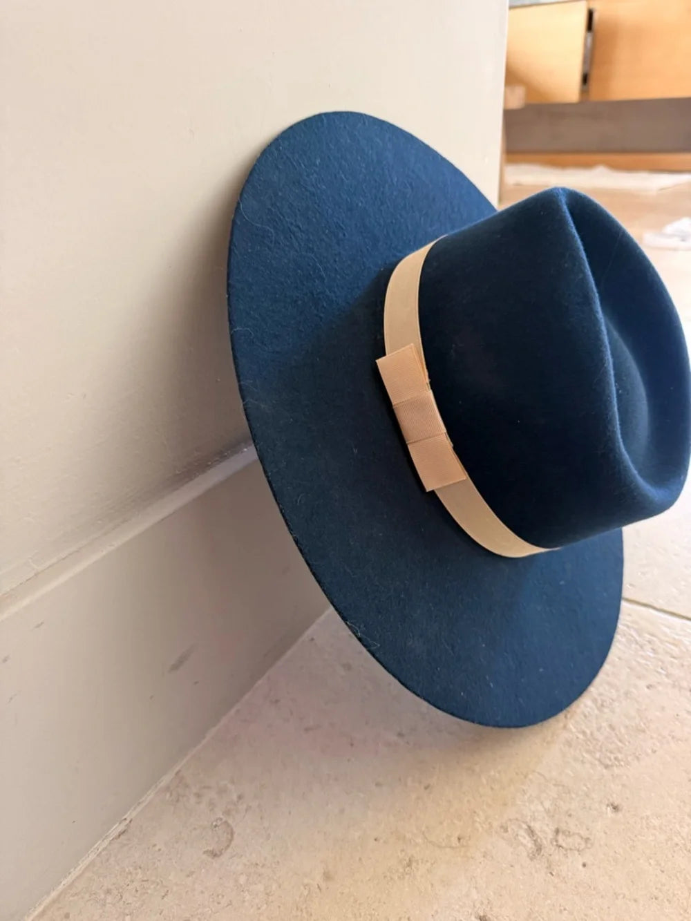 Ladies Navy felt w/cream hat band