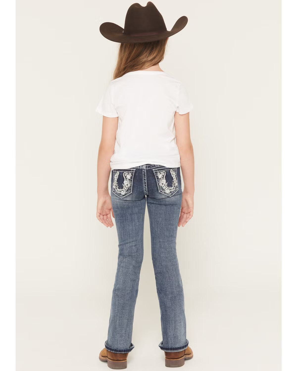 Girls Grace in LA horse shoe pocket