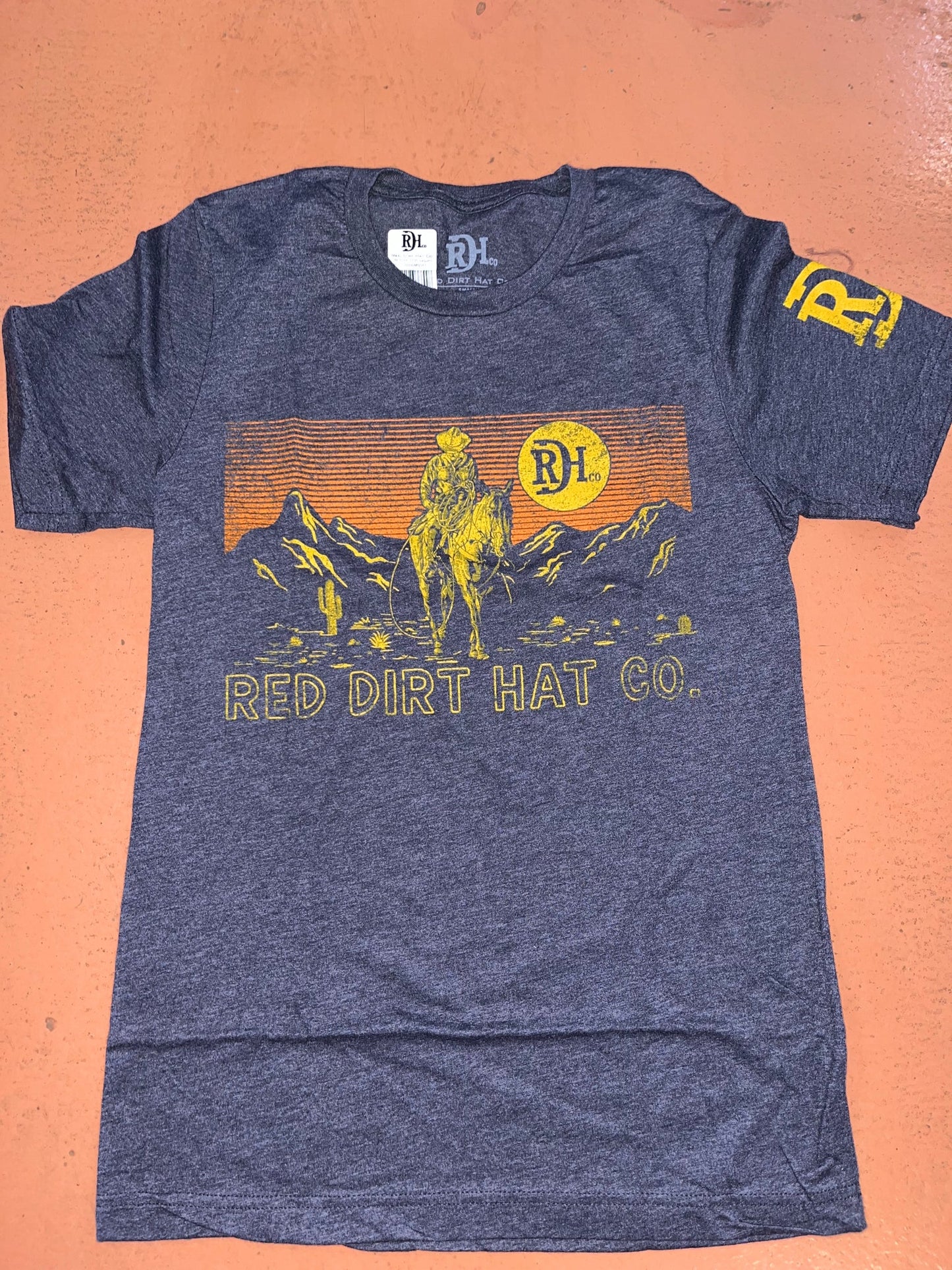 "Desert Mountain Vaquero" tee- navy