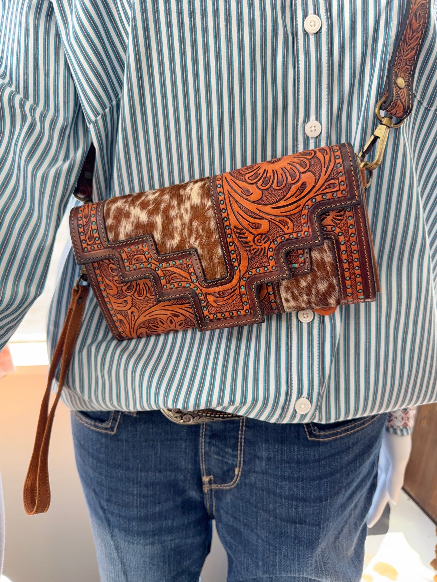 Cowhide/Tooled wallet