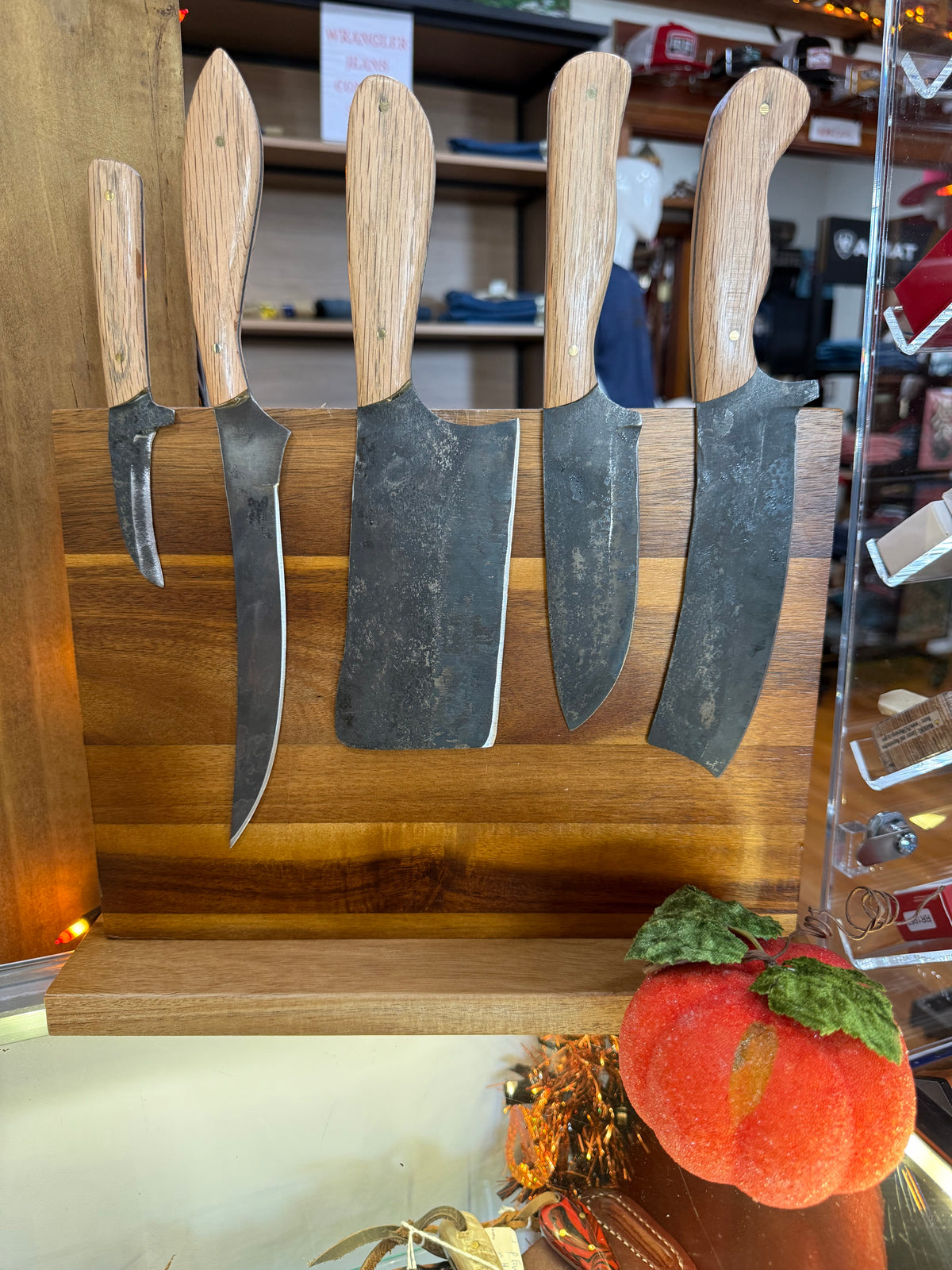 Kitchen Knife set with magnetic board