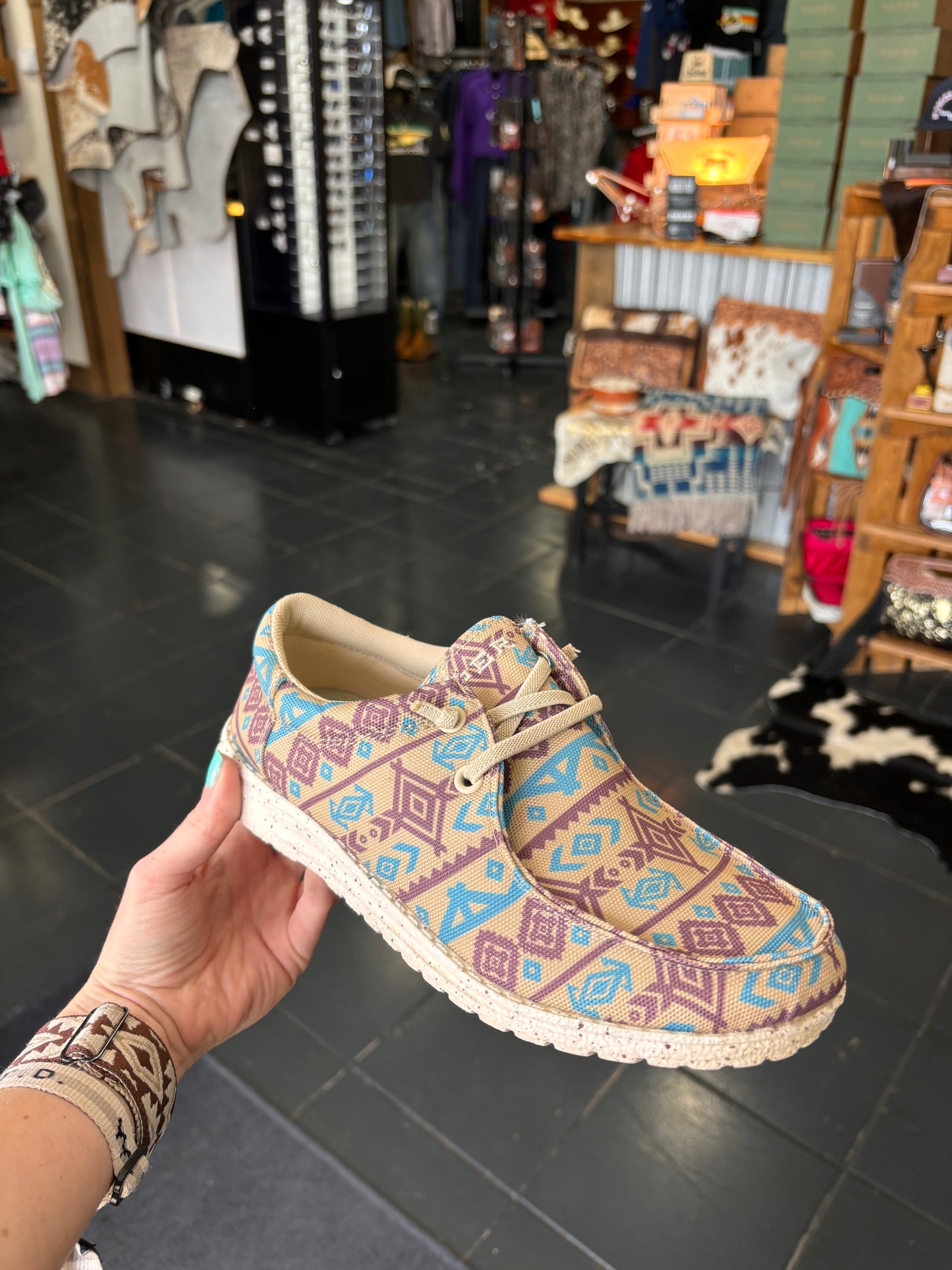 Women's Roper Hang Loose- aztec